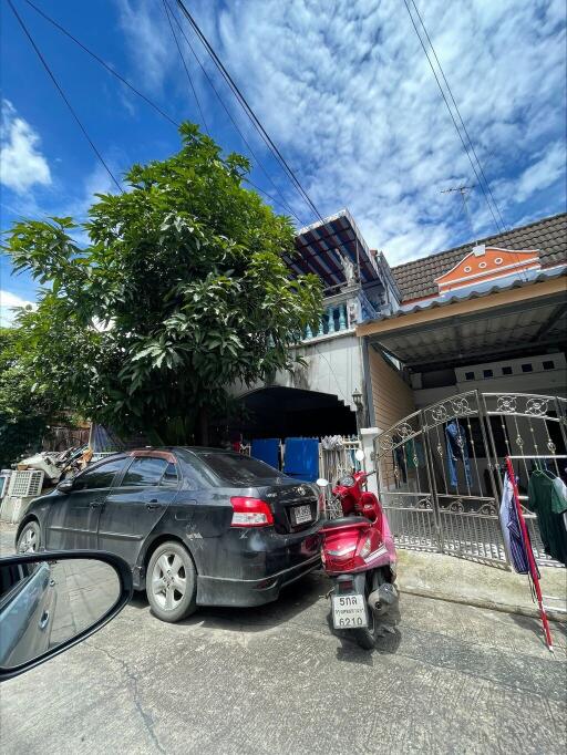 64 Sqm., 2 Beds, 1 Bath Townhouse listed for ฿ 1,365,000.