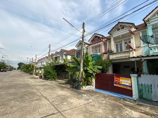 72 Sqm., 2 Beds, 1 Bath Townhouse listed for ฿ 1,235,000.