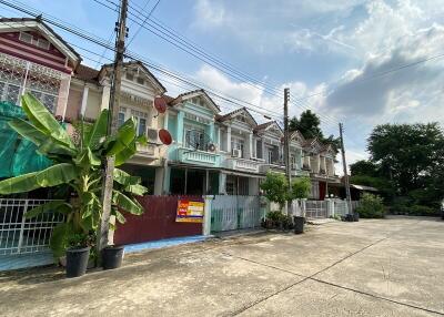 72 Sqm., 2 Beds, 1 Bath Townhouse listed for ฿ 1,235,000.