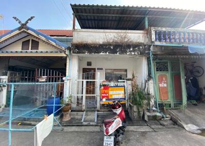 68 Sqm., 2 Beds, 2 Baths Townhouse listed for ฿ 1,235,000.