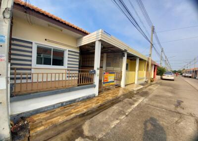 84 Sqm., 2 Beds, 1 Bath Townhouse listed for ฿ 1,365,000.