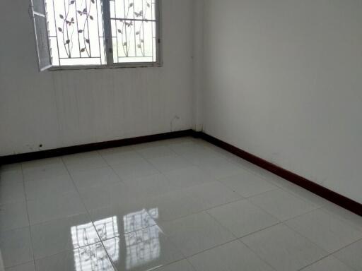 83 Sqm., 3 Beds, 2 Baths Townhouse listed for ฿ 1,000,000.