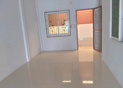 96 Sqm., 2 Beds, 1 Bath Townhouse listed for ฿ 1,320,000.