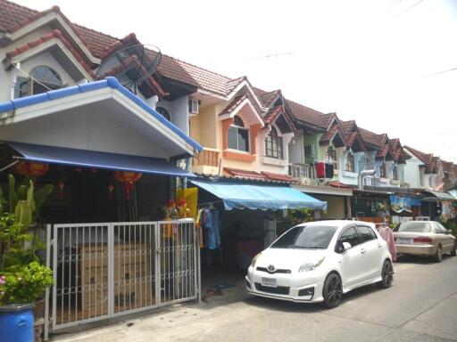 64 Sqm., 2 Beds, 1 Bath Townhouse listed for ฿ 1,313,000.