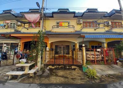 64 Sqm., 2 Beds, 1 Bath Townhouse listed for ฿ 1,188,000.