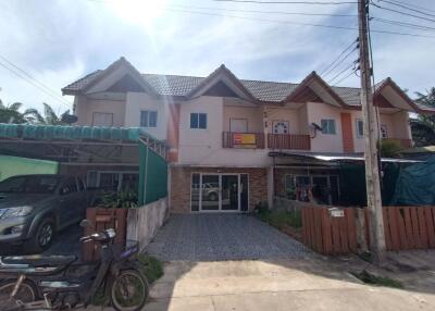112 Sqm., 2 Beds, 2 Baths Townhouse listed for ฿ 1,313,000.