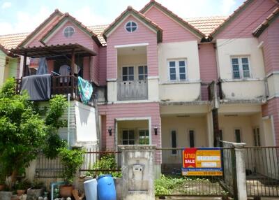 80 Sqm., 2 Beds, 2 Baths Townhouse listed for ฿ 1,308,000.