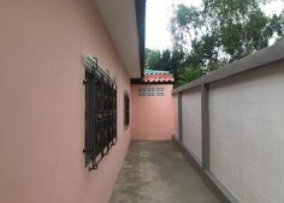 100 Sqm., 2 Beds, 1 Bath Townhouse listed for ฿ 1,178,000.