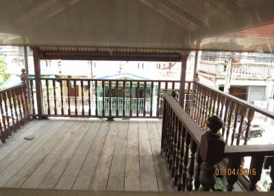 76 Sqm., 2 Beds, 2 Baths Townhouse listed for ฿ 990,000.