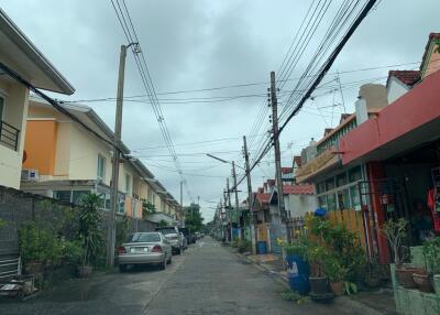 72 Sqm., 2 Beds, 1 Bath Townhouse listed for ฿ 1,140,000.