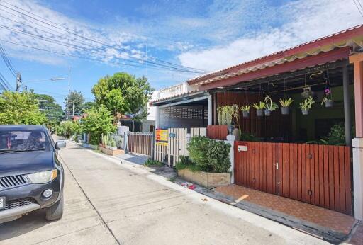 84 Sqm., 2 Beds, 2 Baths Townhouse listed for ฿ 1,140,000.