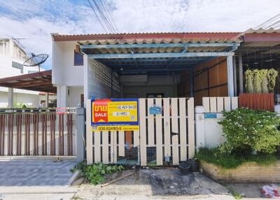 84 Sqm., 2 Beds, 2 Baths Townhouse listed for ฿ 1,140,000.