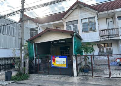 76 Sqm., 2 Beds, 1 Bath Townhouse listed for ฿ 1,140,000.