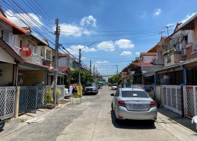 64 Sqm., 2 Beds, 1 Bath Townhouse listed for ฿ 1,140,000.