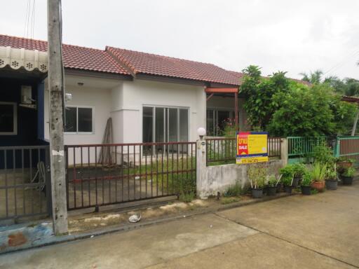 103 Sqm., 2 Beds, 1 Bath Townhouse listed for ฿ 1,140,000.
