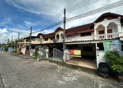 90 Sqm., 2 Beds, 1 Bath Townhouse listed for ฿ 1,140,000.