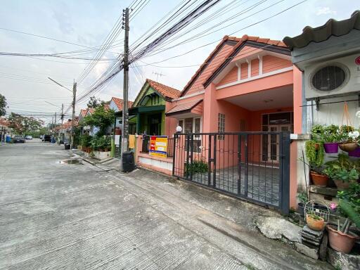 80 Sqm., 1 Bed, 1 Bath Townhouse listed for ฿ 1,140,000.