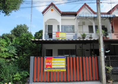 80 Sqm., 1 Bed, 1 Bath Townhouse listed for ฿ 1,140,000.