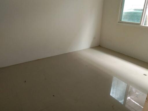 96 Sqm., 2 Beds, 1 Bath Townhouse listed for ฿ 1,140,000.