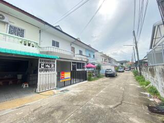 78 Sqm., 3 Beds, 2 Baths Townhouse listed for ฿ 1,260,000.