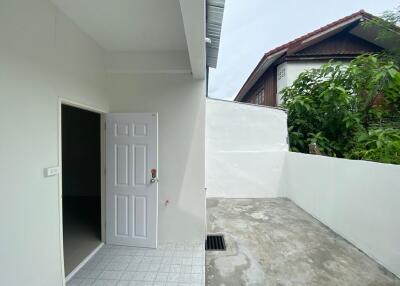 78 Sqm., 3 Beds, 2 Baths Townhouse listed for ฿ 1,260,000.