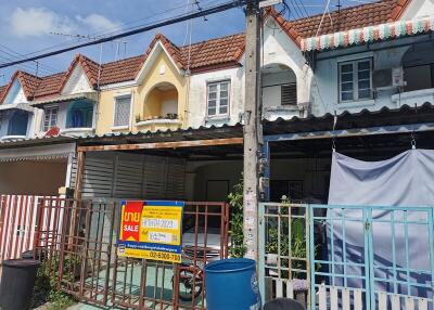 64 Sqm., 1 Bed, 1 Bath Townhouse listed for ฿ 1,140,000.