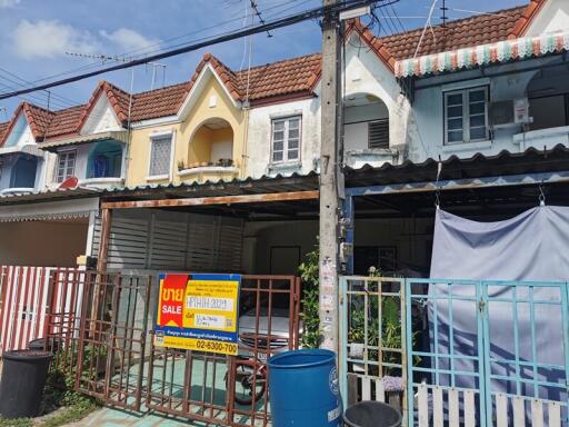 64 Sqm., 1 Bed, 1 Bath Townhouse listed for ฿ 1,140,000.