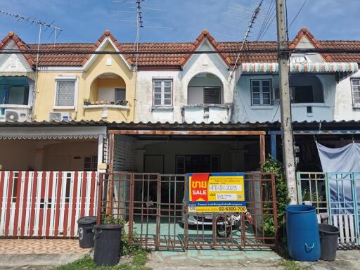 64 Sqm., 1 Bed, 1 Bath Townhouse listed for ฿ 1,140,000.