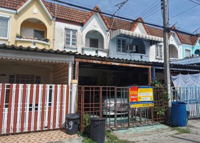 64 Sqm., 1 Bed, 1 Bath Townhouse listed for ฿ 1,140,000.