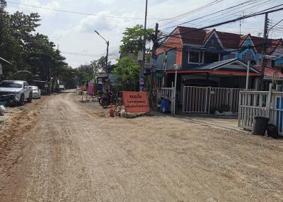 64 Sqm., 1 Bed, 1 Bath Townhouse listed for ฿ 1,140,000.