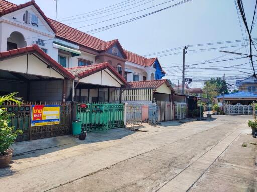 80 Sqm., 1 Bed, 1 Bath Townhouse listed for ฿ 1,260,000.