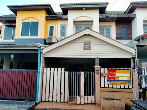 80 Sqm., 3 Beds, 2 Baths Townhouse listed for ฿ 1,140,000.