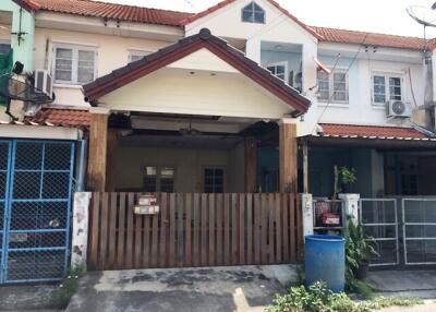 72 Sqm., 1 Bed, 1 Bath Townhouse listed for ฿ 1,140,000.