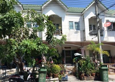 82 Sqm., 1 Bed, 1 Bath Townhouse listed for ฿ 1,140,000.
