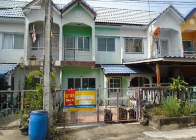 77 Sqm., 1 Bed, 1 Bath Townhouse listed for ฿ 1,140,000.