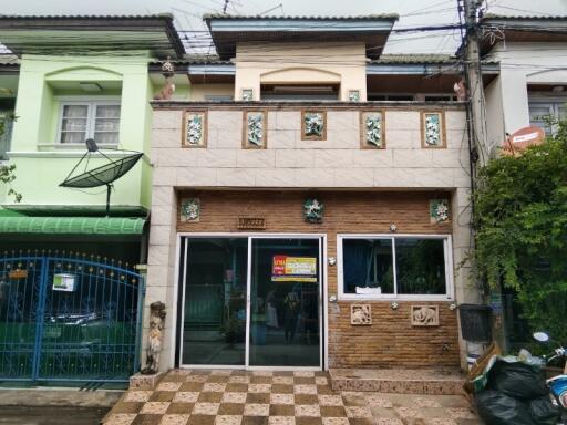 75 Sqm., 3 Beds, 2 Baths Townhouse listed for ฿ 1,260,000.