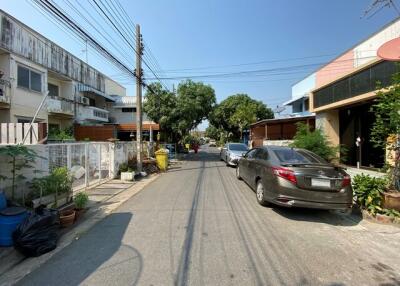 72 Sqm., 1 Bed, 1 Bath Townhouse listed for ฿ 1,140,000.