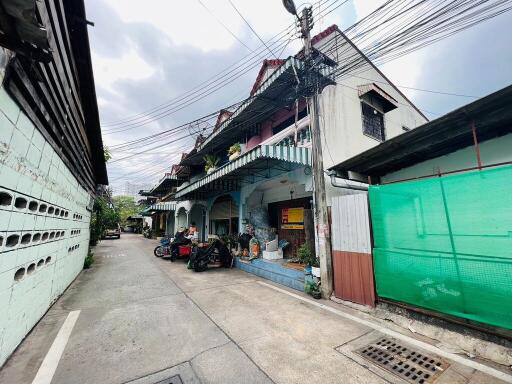 48 Sqm., 1 Bed, 1 Bath Townhouse listed for ฿ 1,260,000.