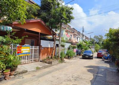 92 Sqm., 1 Bed, 1 Bath Townhouse listed for ฿ 1,260,000.