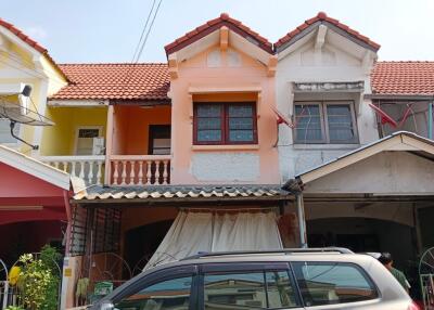 64 Sqm., 2 Beds, 2 Baths Townhouse listed for ฿ 1,260,000.
