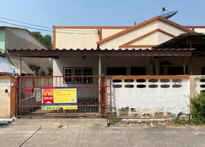 116 Sqm., 2 Beds, 1 Bath Townhouse listed for ฿ 950,000.