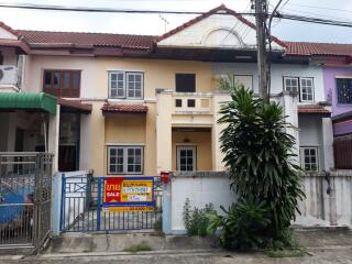 90 Sqm., 1 Bed, 1 Bath Townhouse listed for ฿ 910,000.