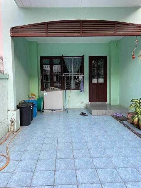 80 Sqm., 2 Beds, 2 Baths Townhouse listed for ฿ 1,093,000.