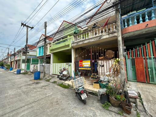 80 Sqm., 1 Bed, 1 Bath Townhouse listed for ฿ 1,208,000.