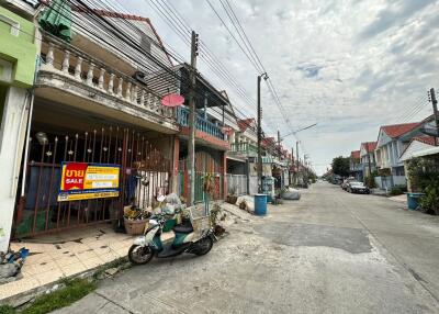 80 Sqm., 1 Bed, 1 Bath Townhouse listed for ฿ 1,208,000.