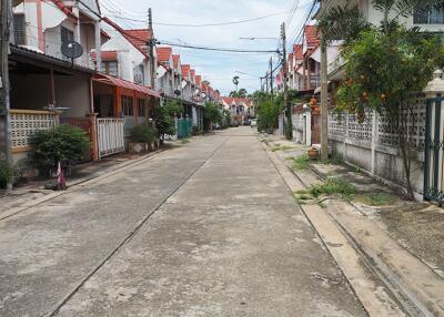72 Sqm., 1 Bed, 1 Bath Townhouse listed for ฿ 1,093,000.