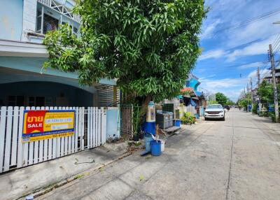 64 Sqm., 2 Beds, 2 Baths Townhouse listed for ฿ 1,093,000.