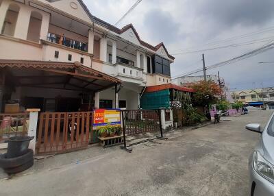 64 Sqm., 1 Bed, 1 Bath Townhouse listed for ฿ 1,093,000.