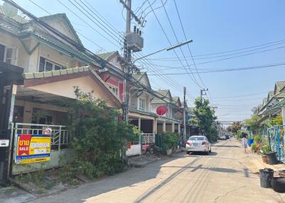 72 Sqm., 1 Bed, 1 Bath Townhouse listed for ฿ 1,093,000.