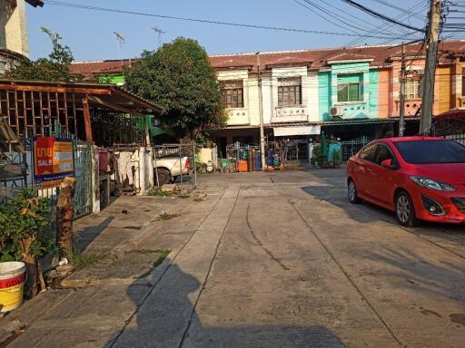64 Sqm., 2 Beds, 2 Baths Townhouse listed for ฿ 800,000.